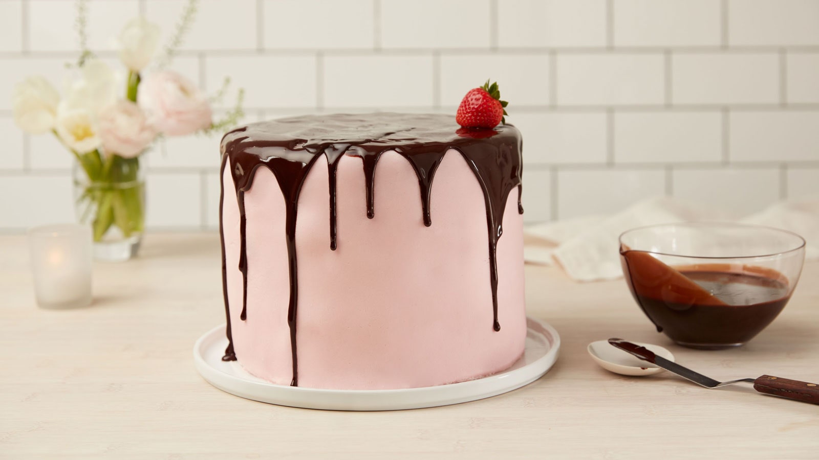 Cách làm chocolate cake with pink decorations Đơn giản tại nhà