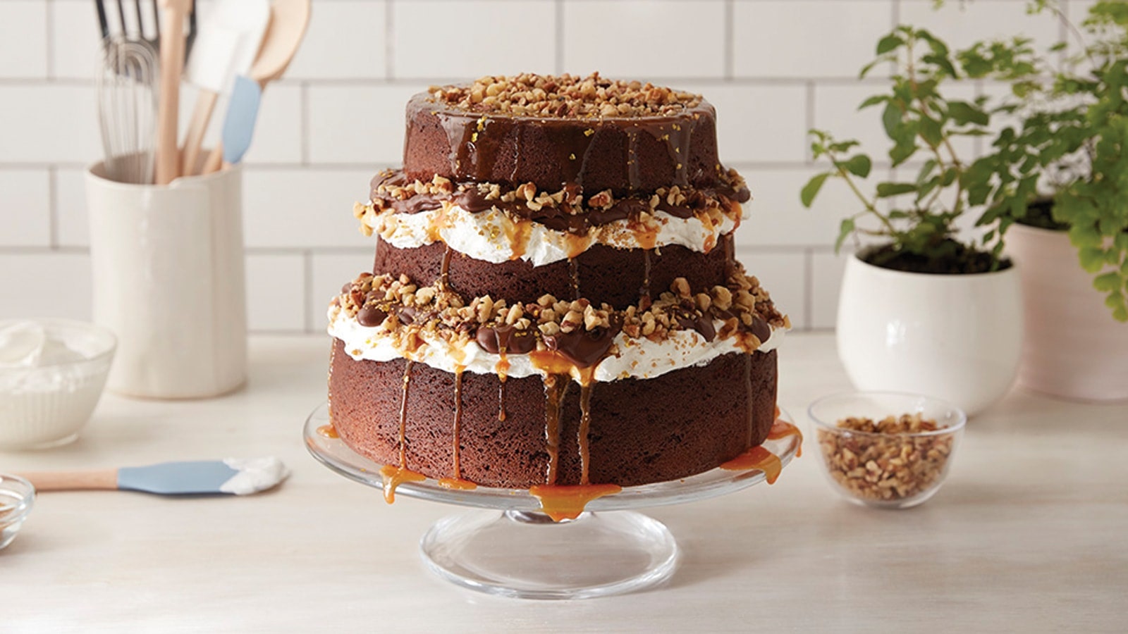 How to Make a Beautiful Naked Cake