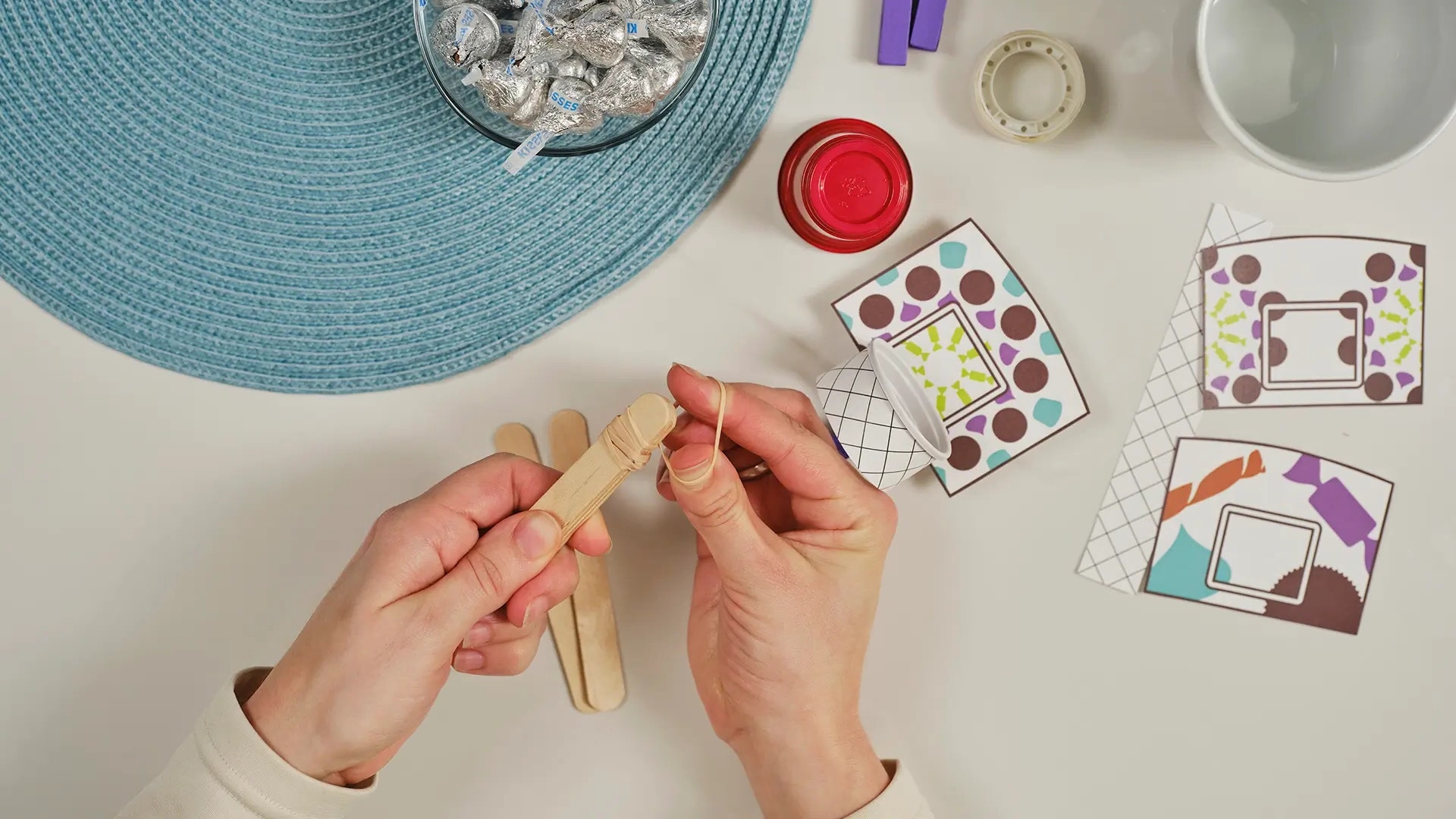 rubber band popsicle sticks
