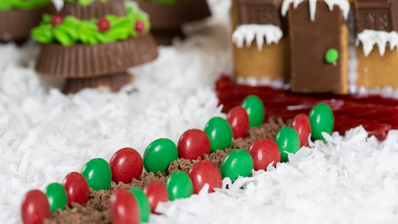 gingerbread house sidewalk