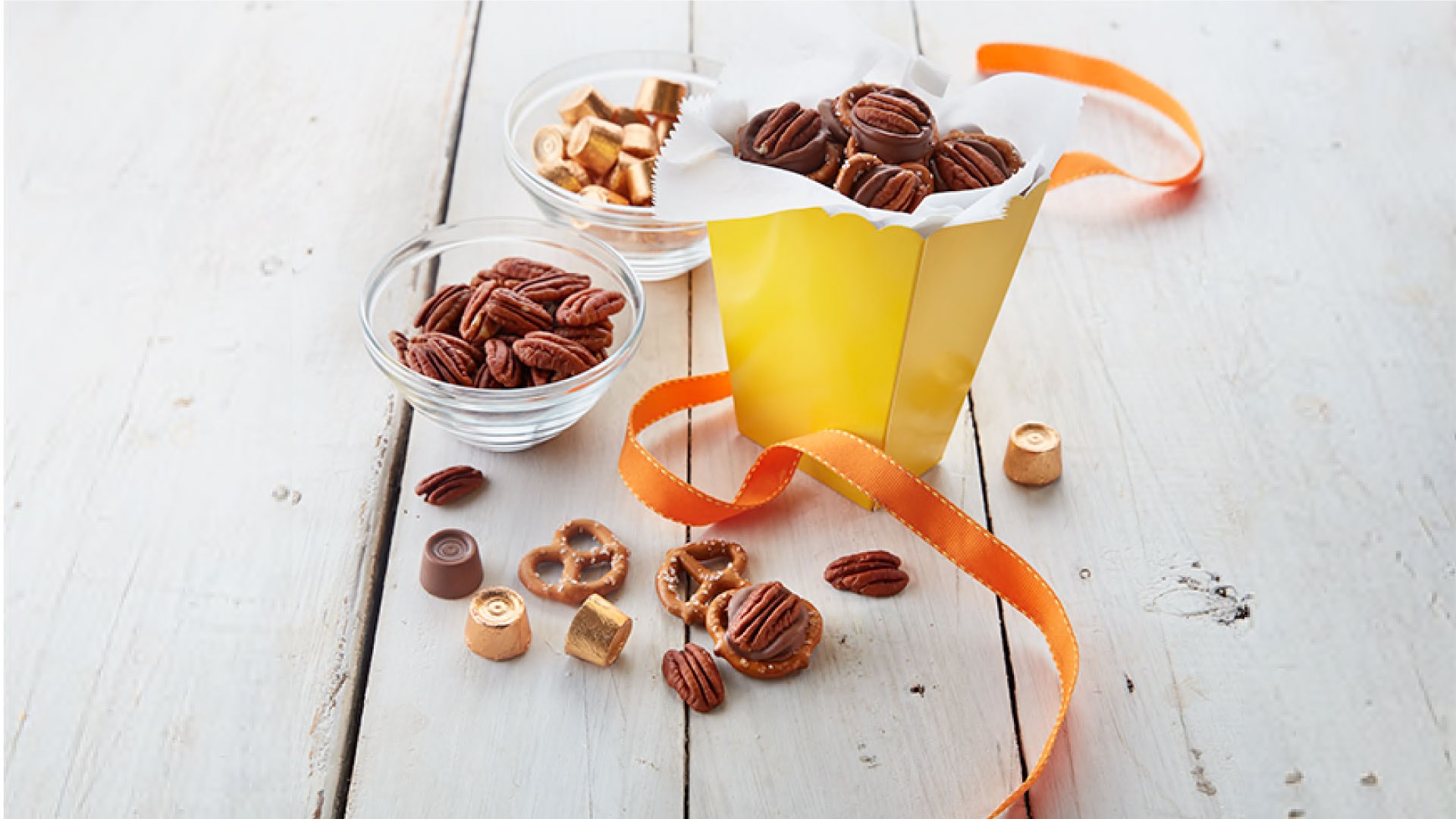 rolo pretzel delights gift box