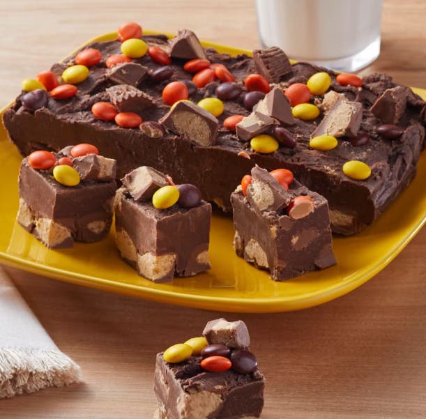 plate of loaded reeses candy fudge