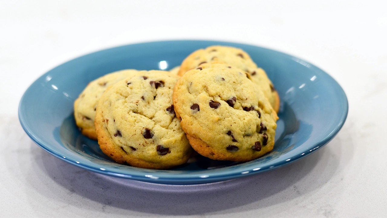 chocolate chip sugar cookies