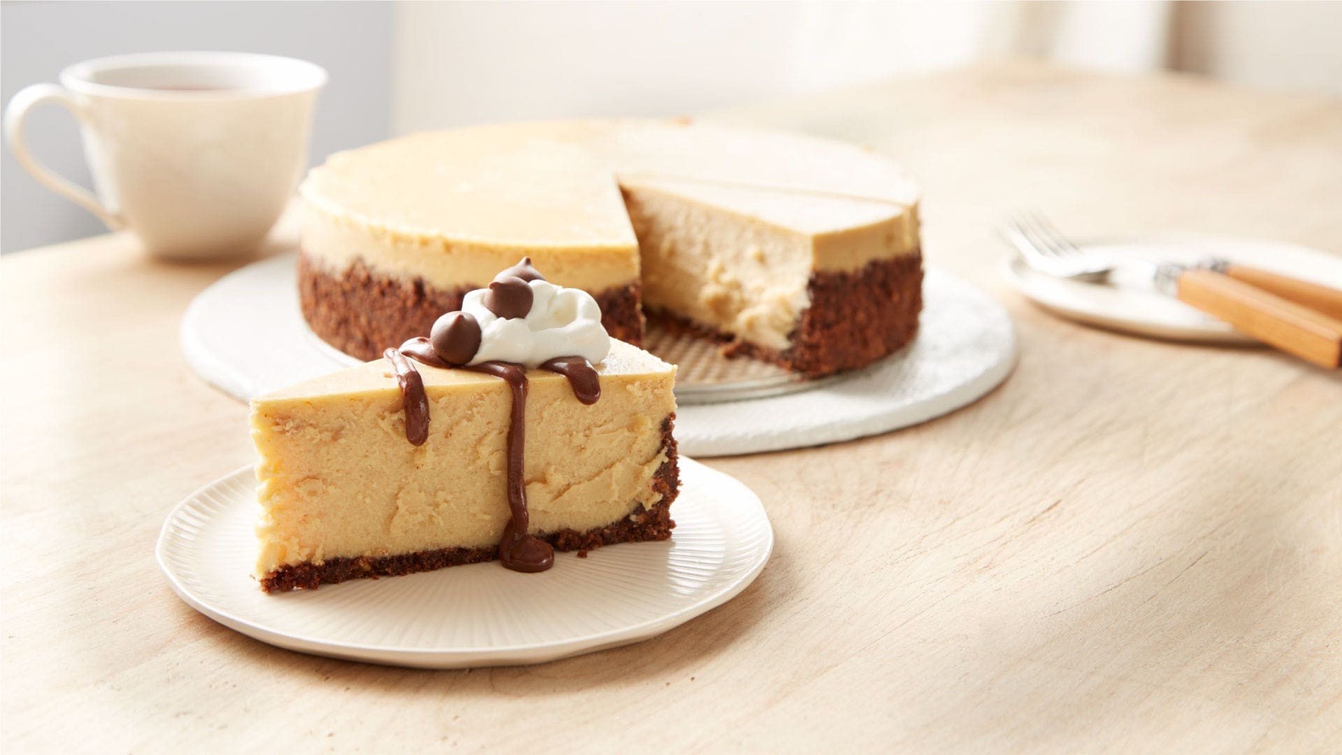 REESE'S Chocolate Peanut Butter Cheesecake