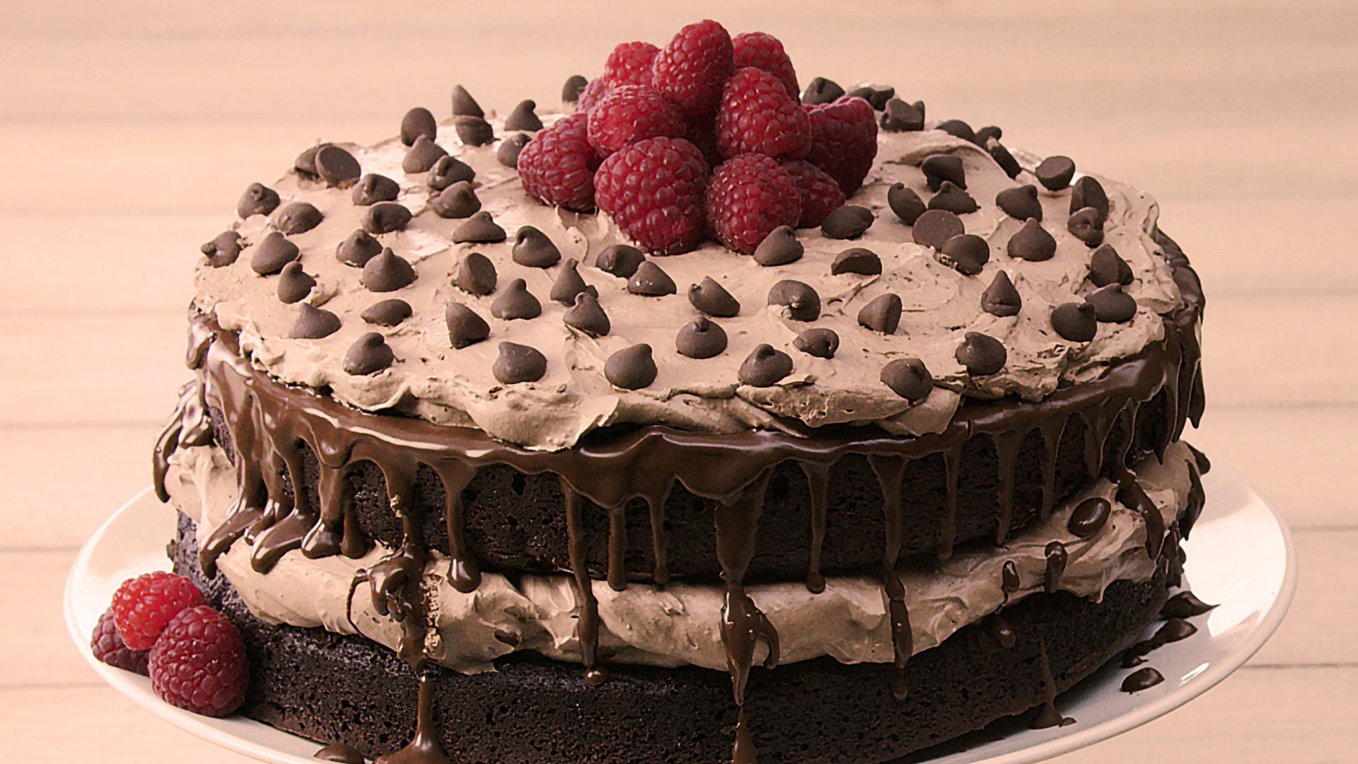 HERSHEY’S Brownie Cake