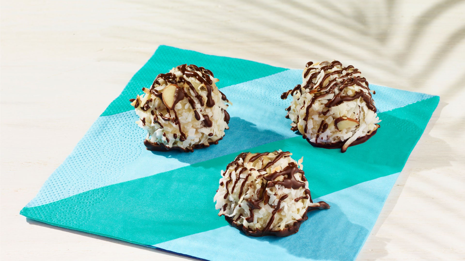 almond joy candy bar macaroons