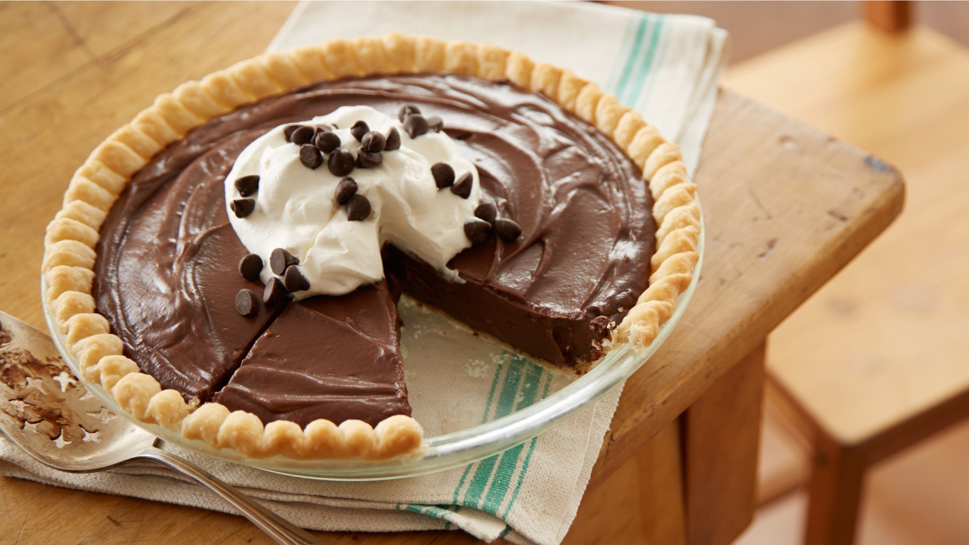 Gluten-Free HERSHEY’S Gone to Heaven Chocolate Pie