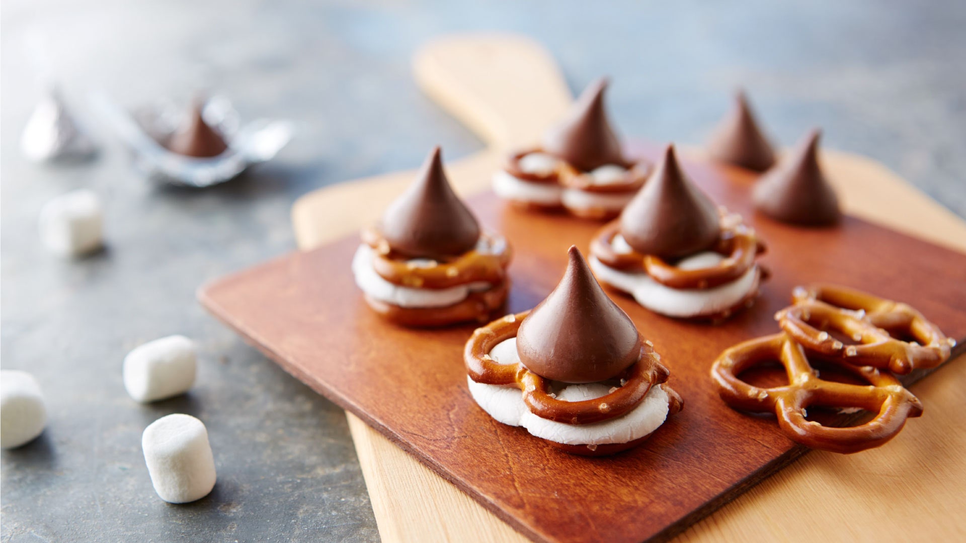 hersheys kisses candy pretzel smores