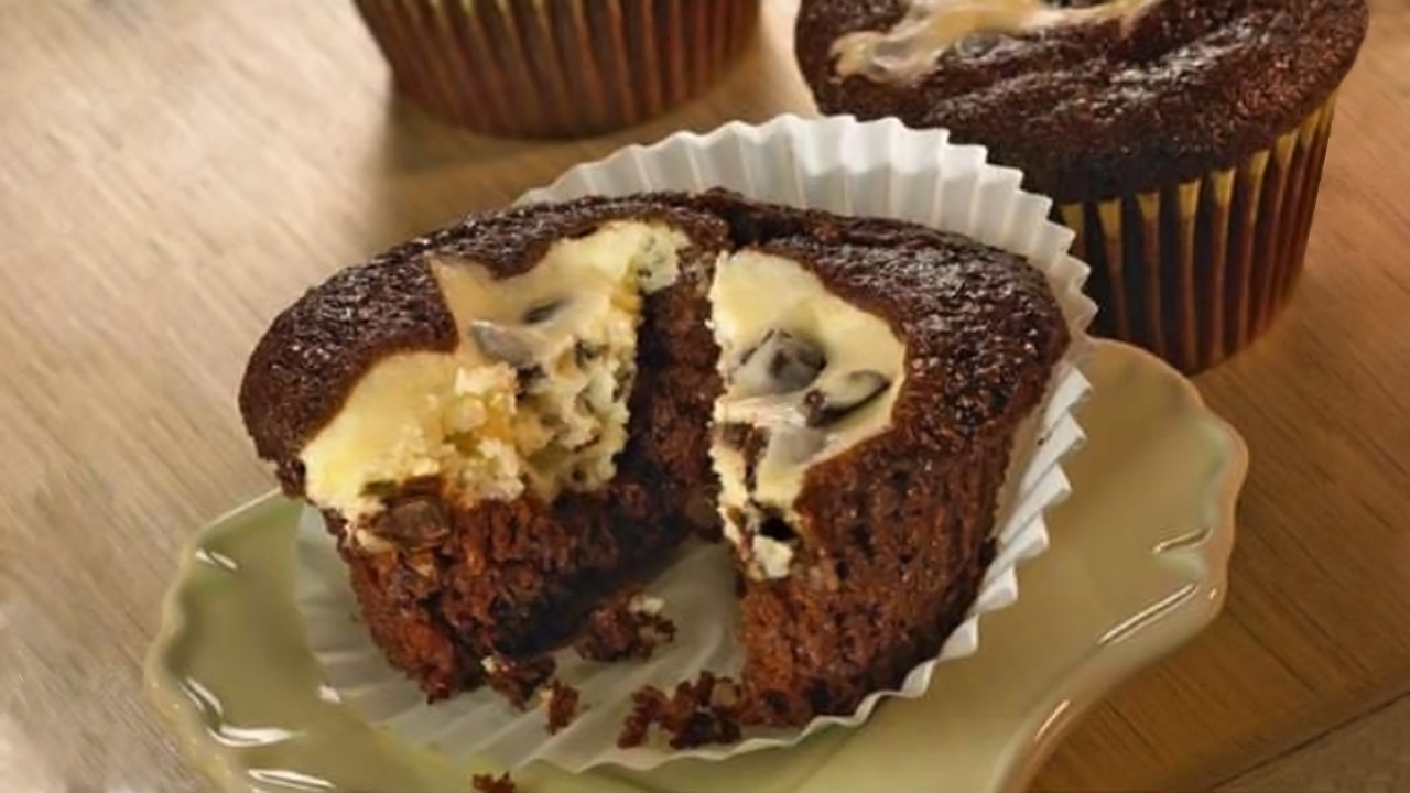 Filled Rich Chocolate Cupcakes