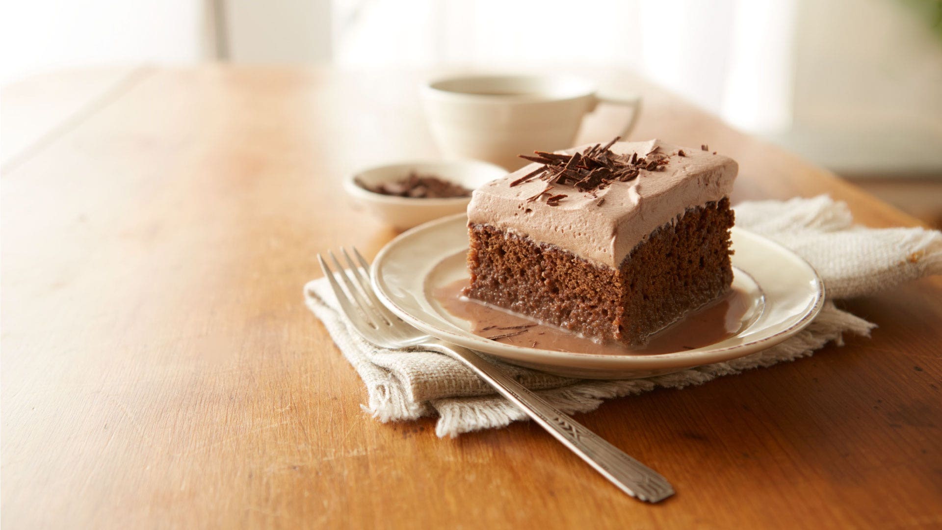HERSHEY'S Syrup Milk Chocolate Tres Leches Cake