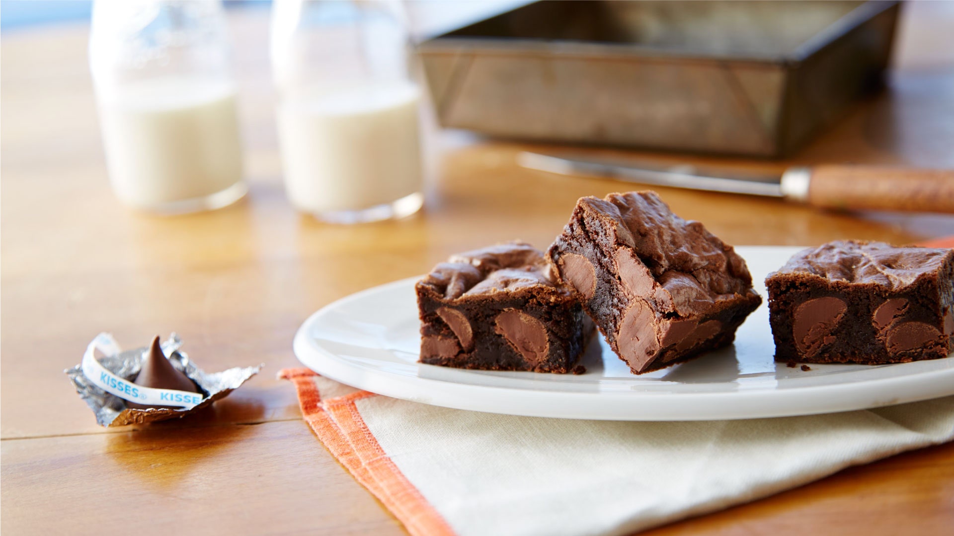 Image of KISSES Milk Chocolate Brownies