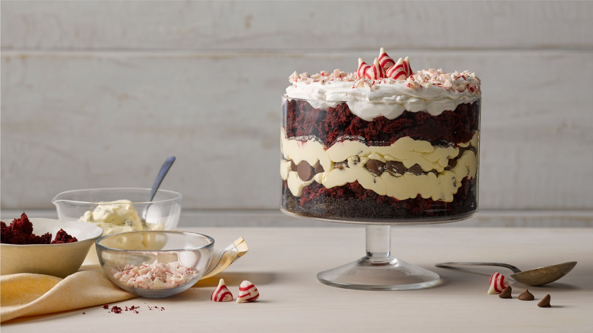 HERSHEY'S KISSES Red Velvet Cheesecake Trifle