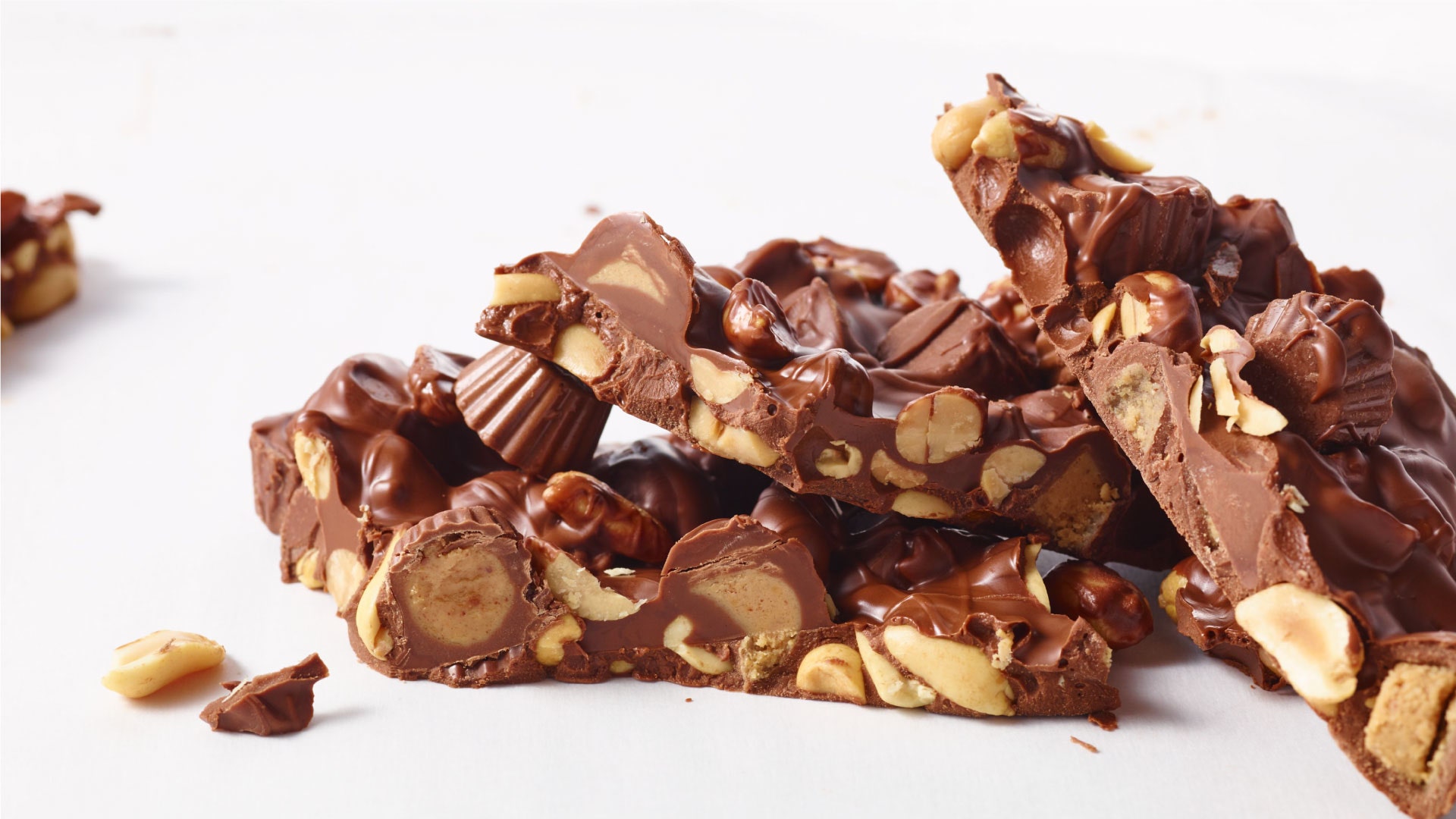 HERSHEY'S Chocolate Peanut Butter Cup Bark