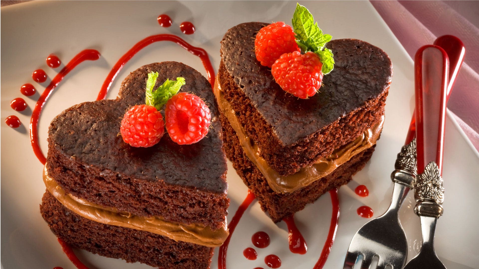 Image of Chocolate Sweetheart Cakes for Two