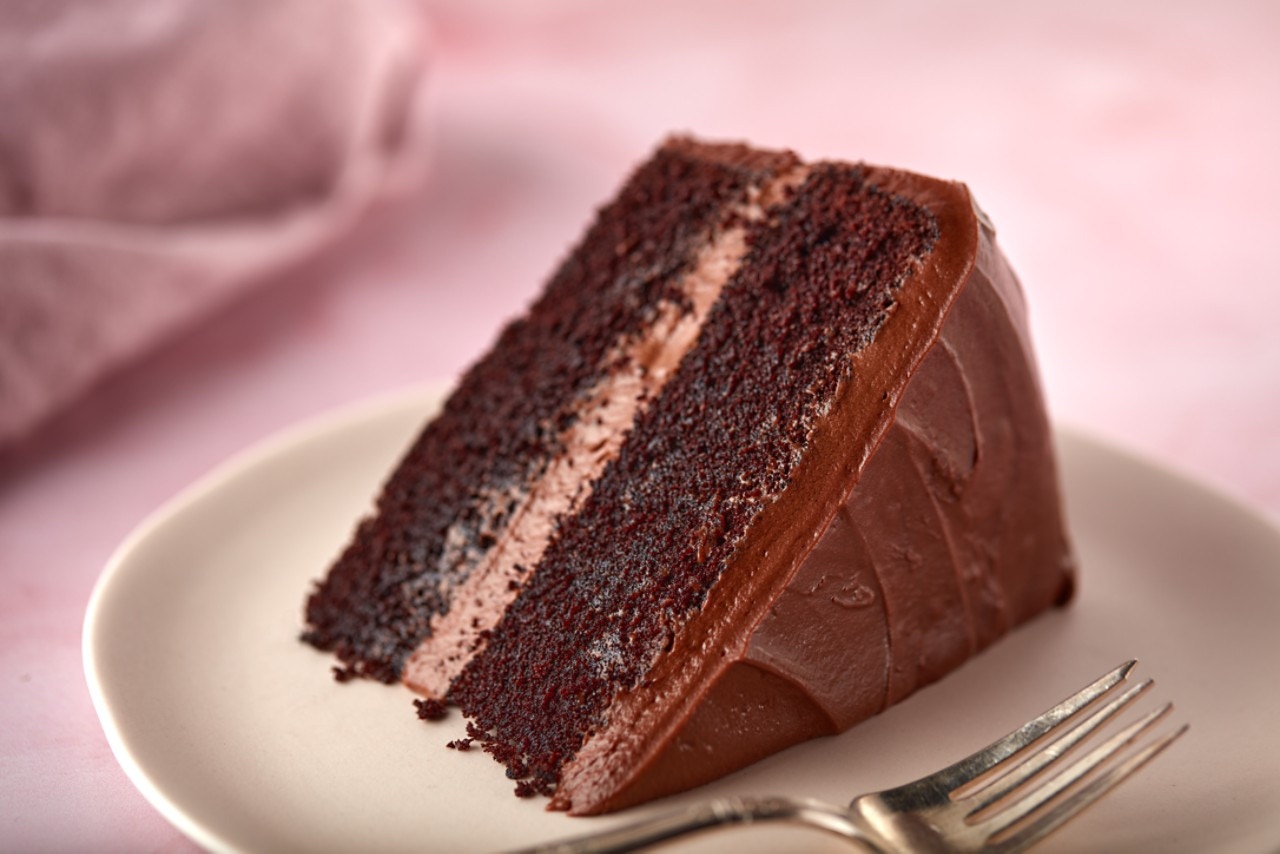 Baking cake in a dark pan