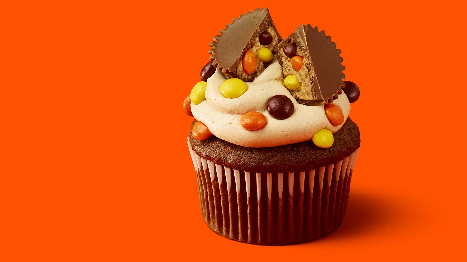 reeses peanut butter and chocolate cupcakes