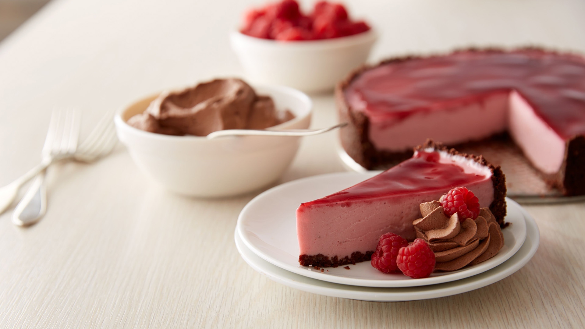 Chilled Raspberry Cheesecake