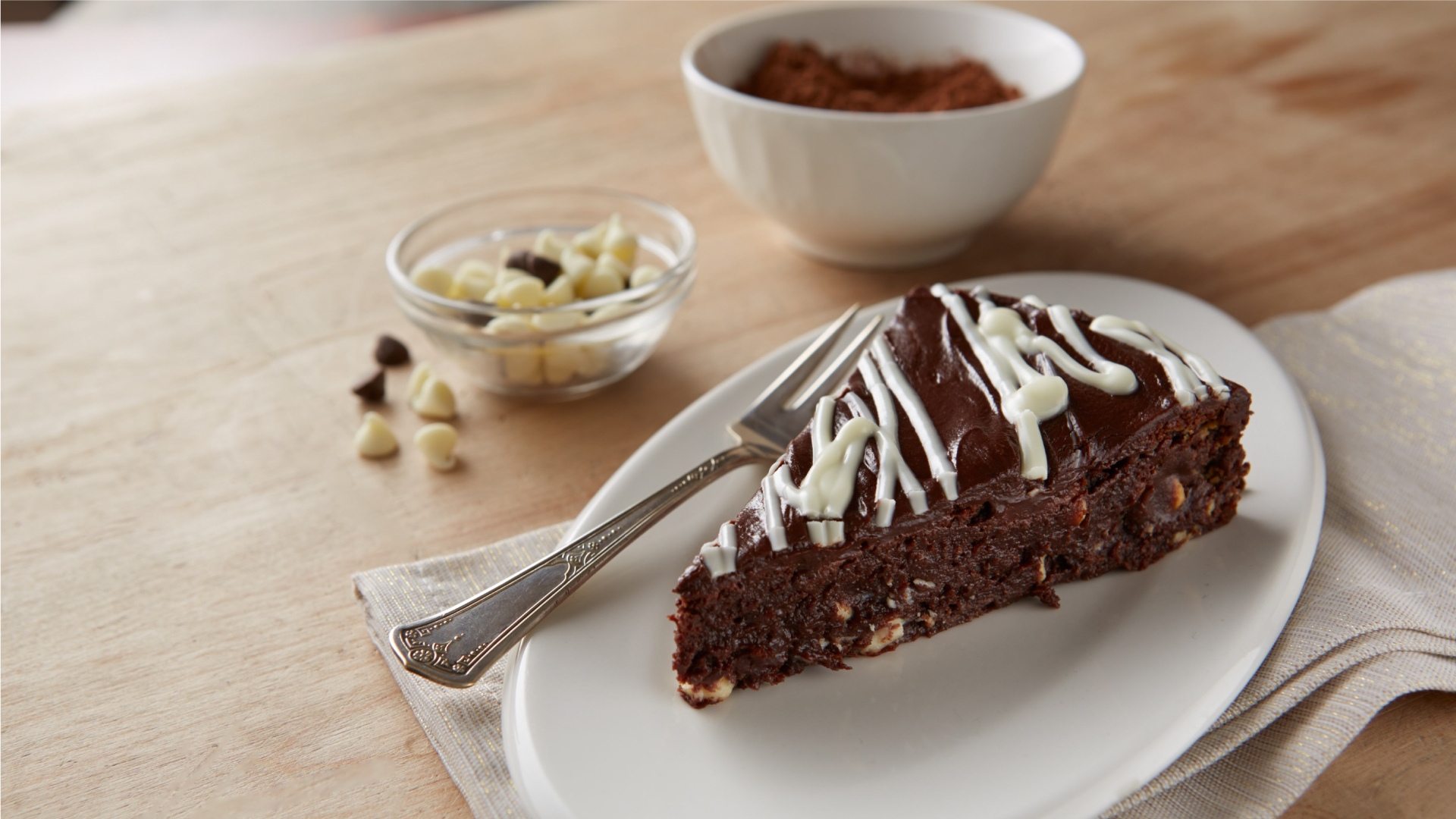 HERSHEY'S White Creme and Dark Chocolate Fudge Torte