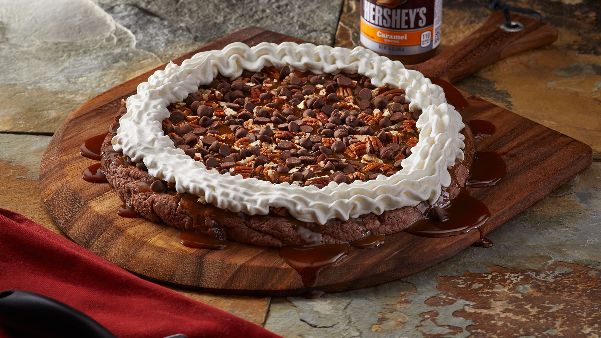 chocolate caramel cookie pizza