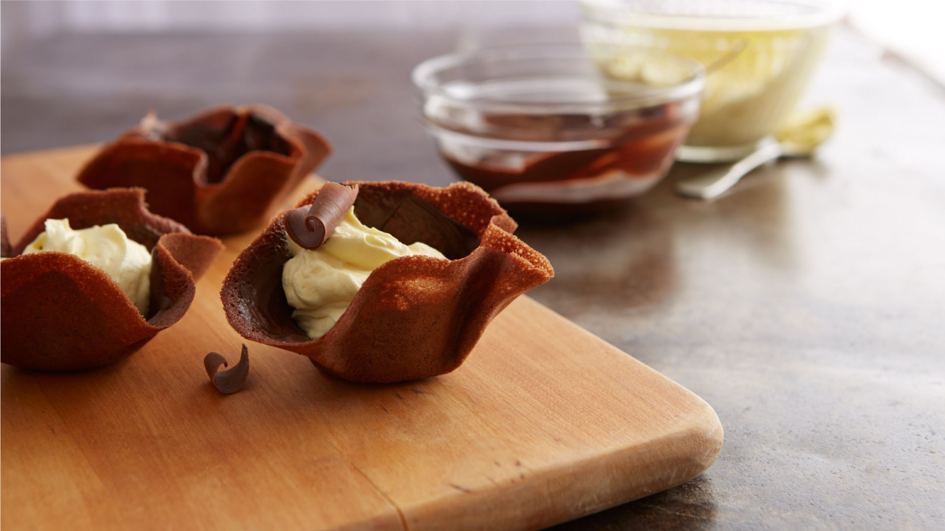 Chocolate Cups With Lemon Cream