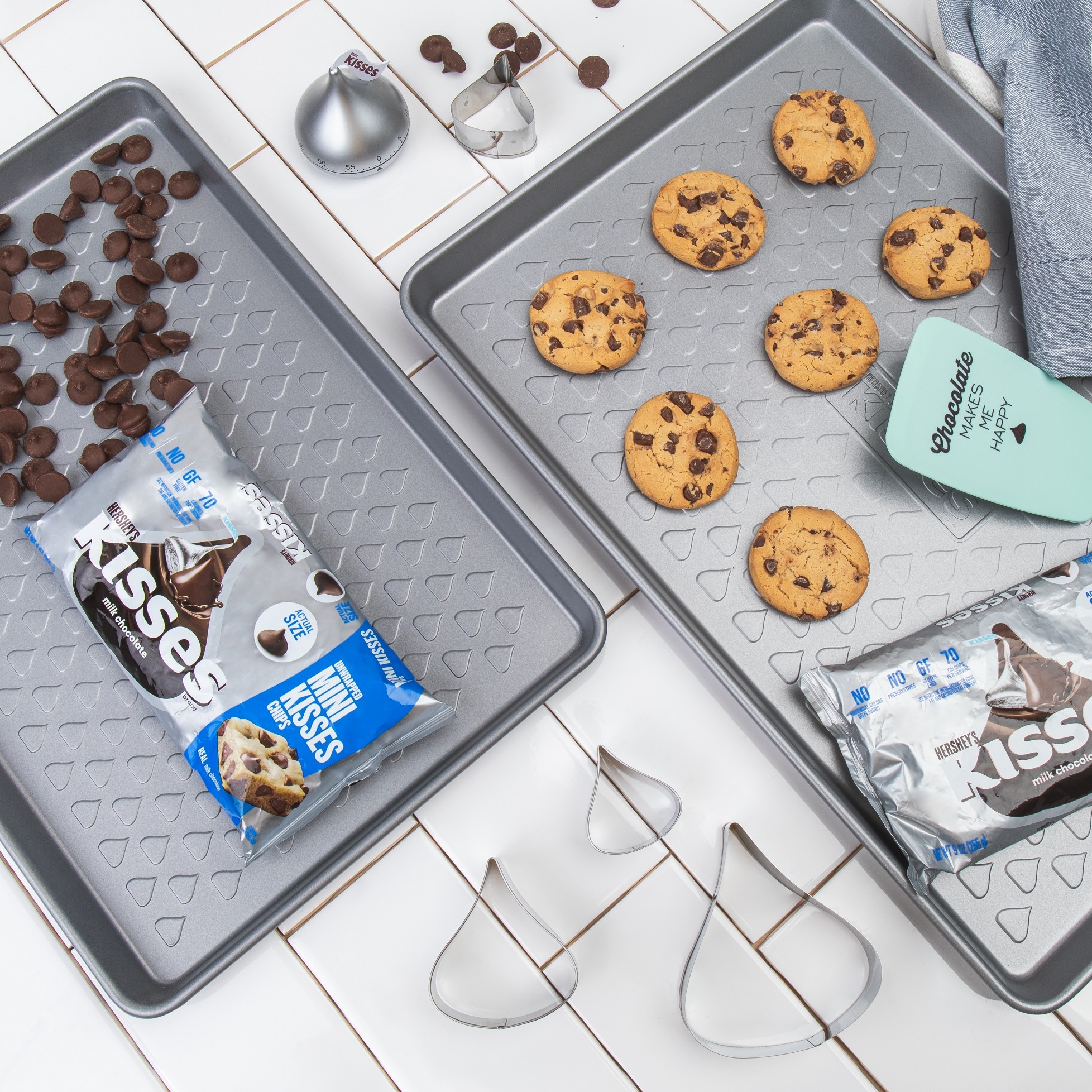 hersheys mini kisses on tray