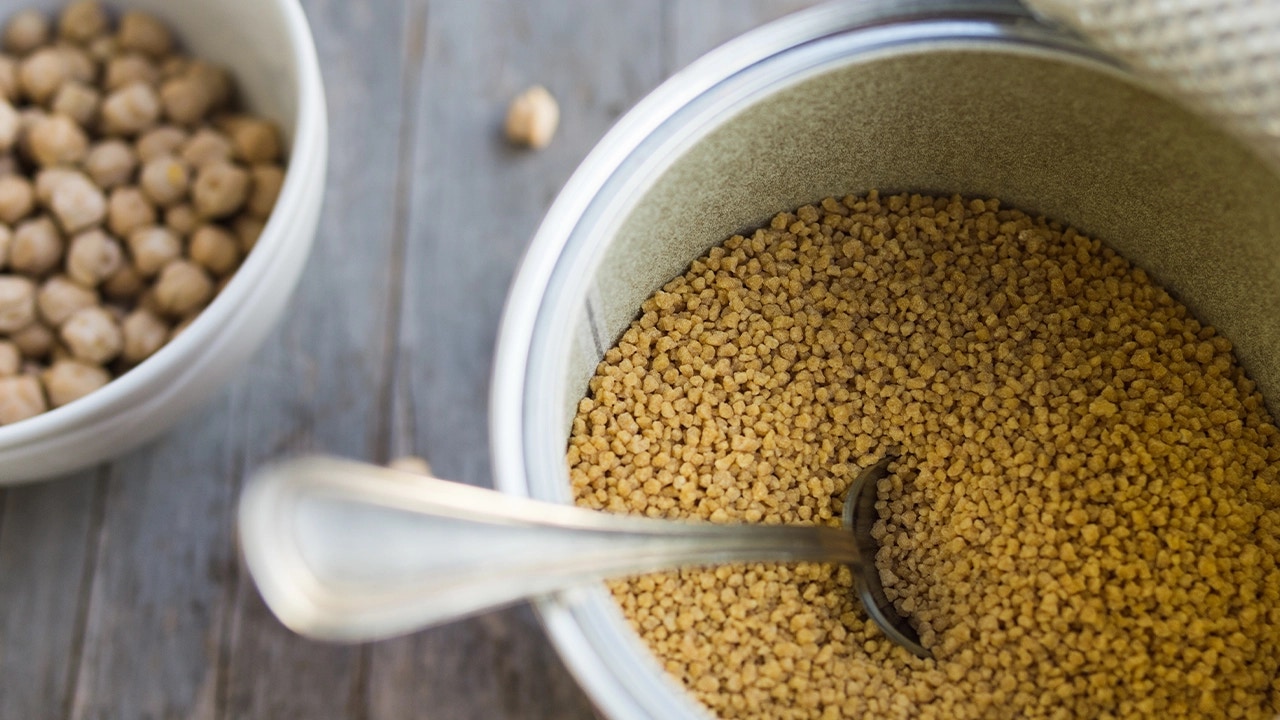 bowl of soy lecithin