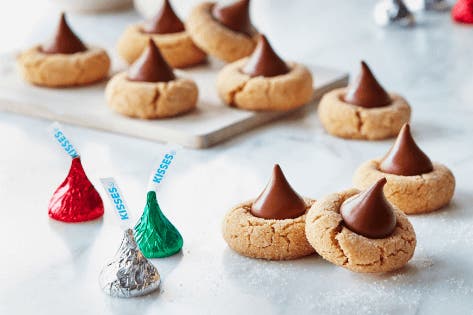 holiday themed hershey kiss blossom cookies