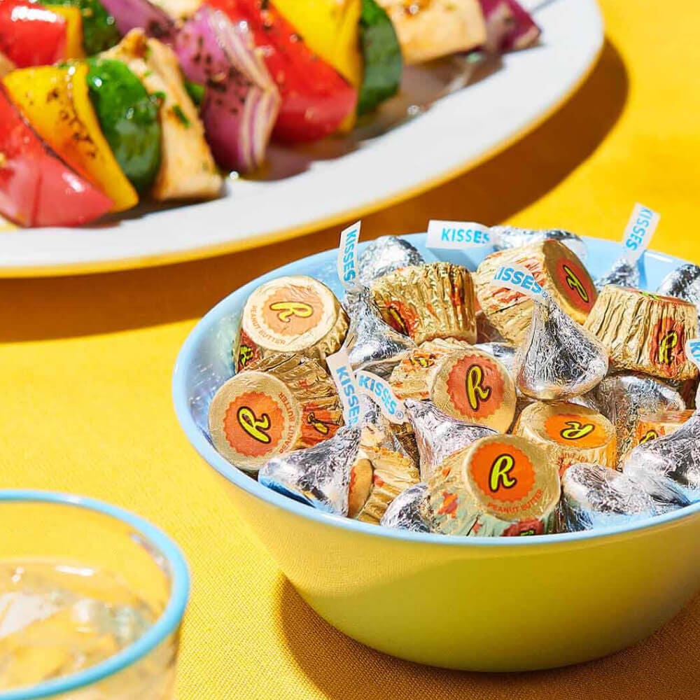 bowl of reeses cups 
