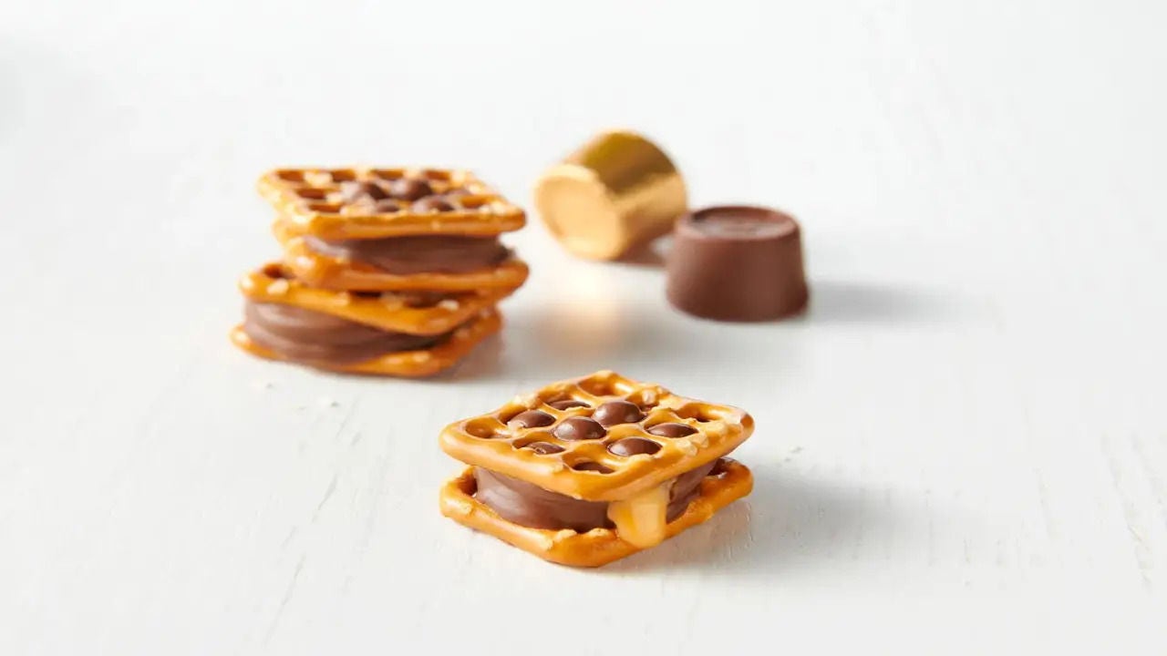 rolo pretzel sandwiches