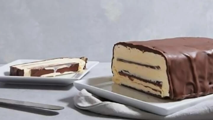 kit kat ice cream cake