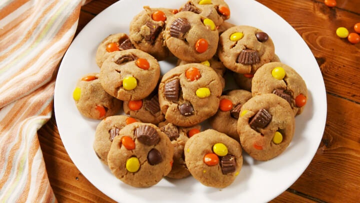 plate of reeses lovers cookies