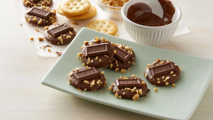 hershey bar cracker snack medallions