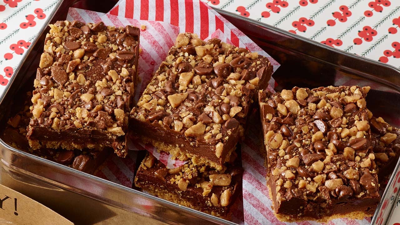 tin of no bake toffee fudge bar squares