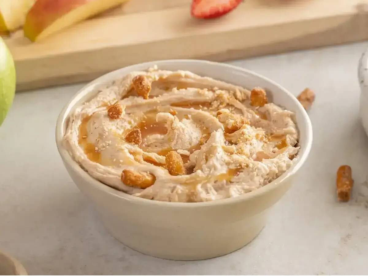 bowl of pretzel bites dip