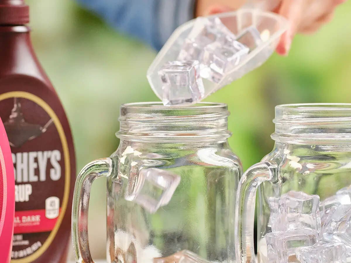fill glasses with ice