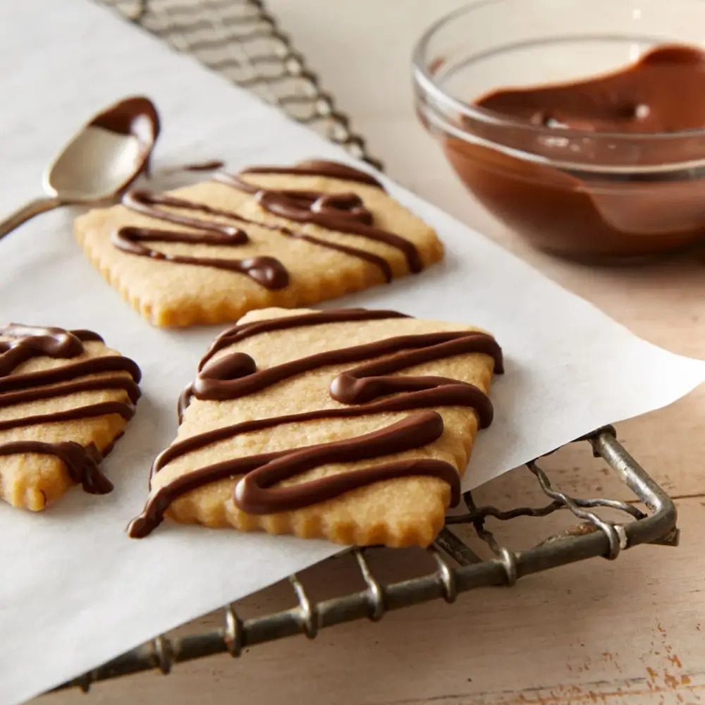 painting cookies with chocolate