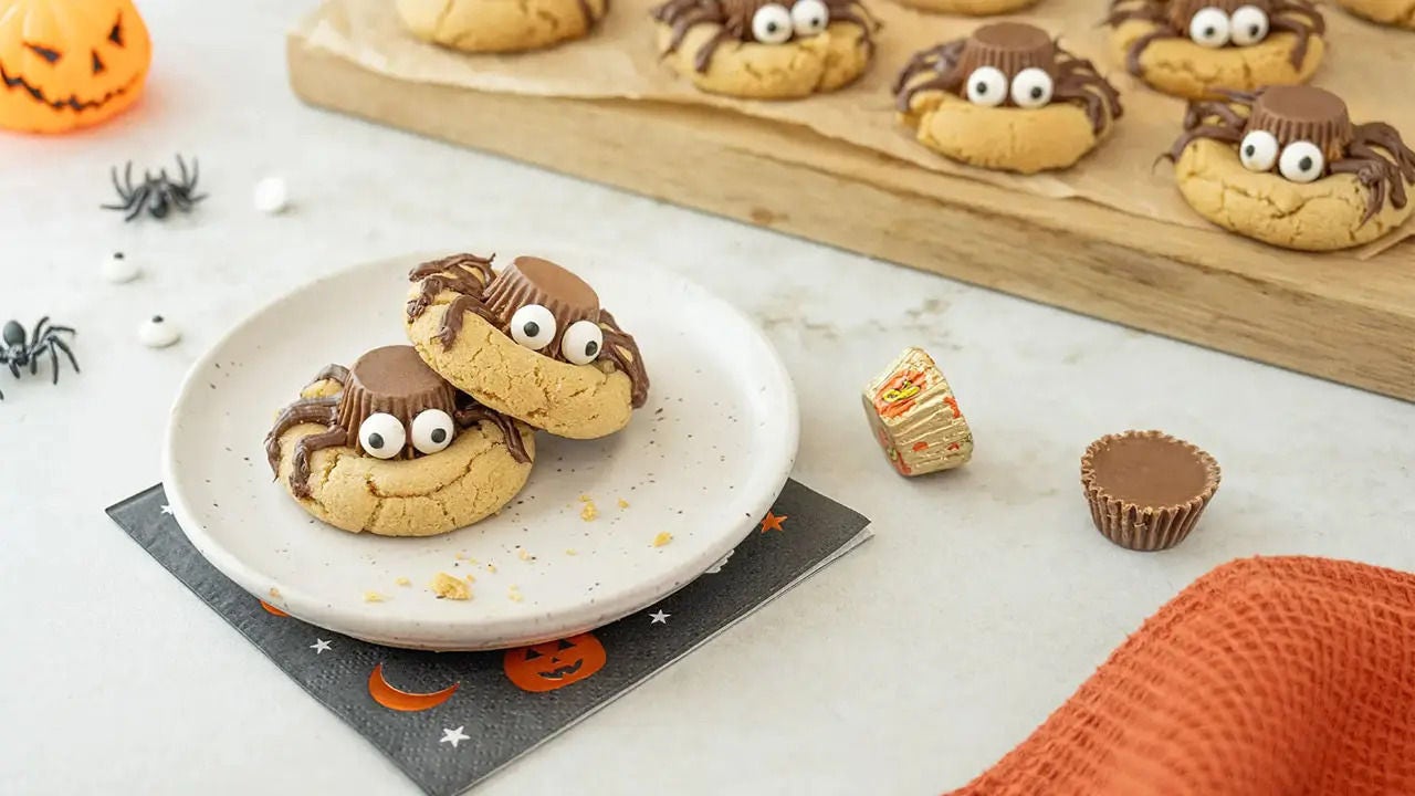 reeses peanut butter cup spider cookies
