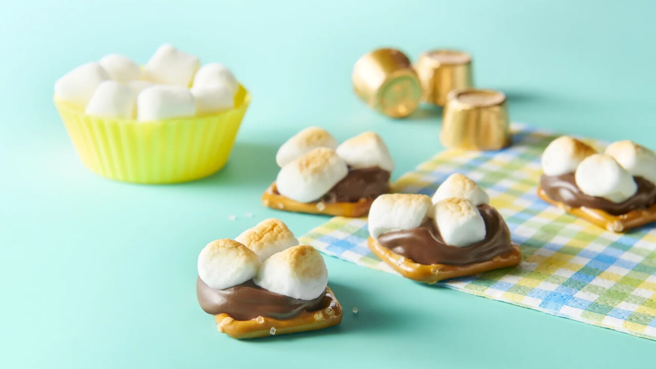 rolo pretzel delights