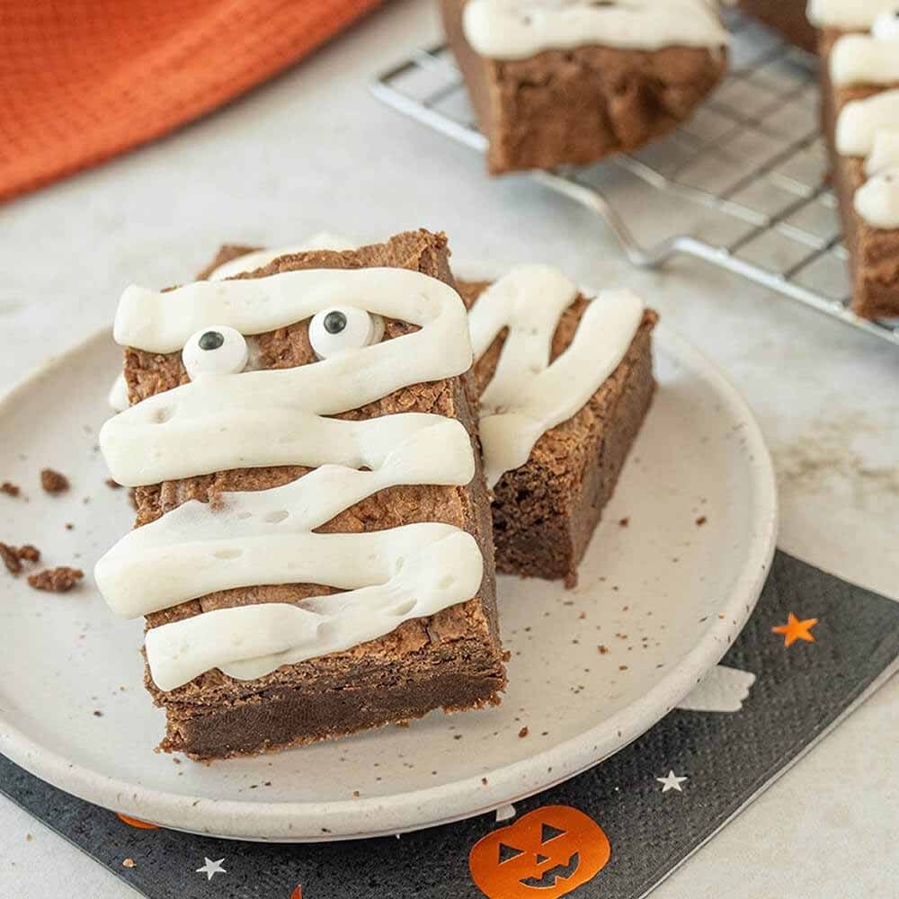 plate of hersheys mummy brownies